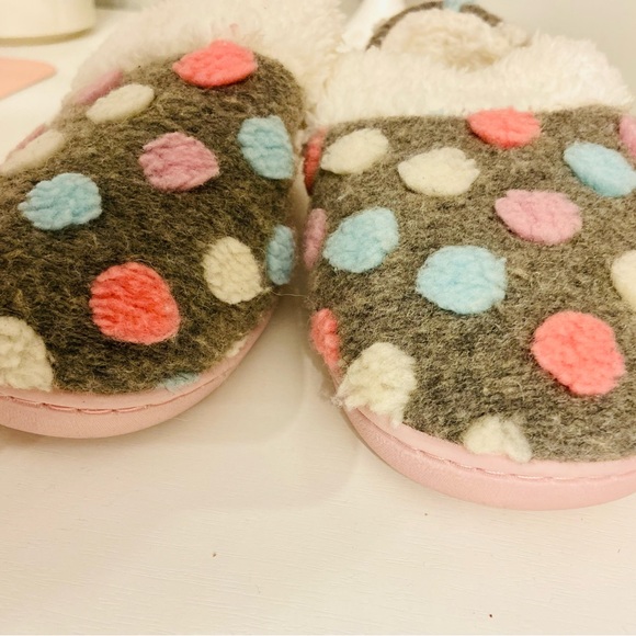 Kids slippers size 13/1 - Picture 8 of 10